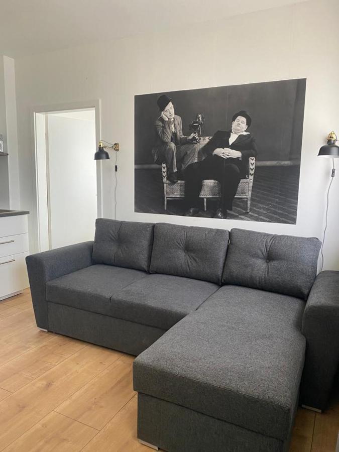 No 5 Apartament *