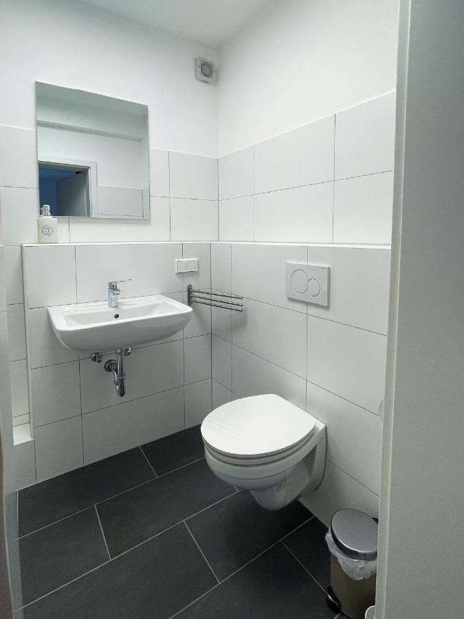 No 5 Apartment *
